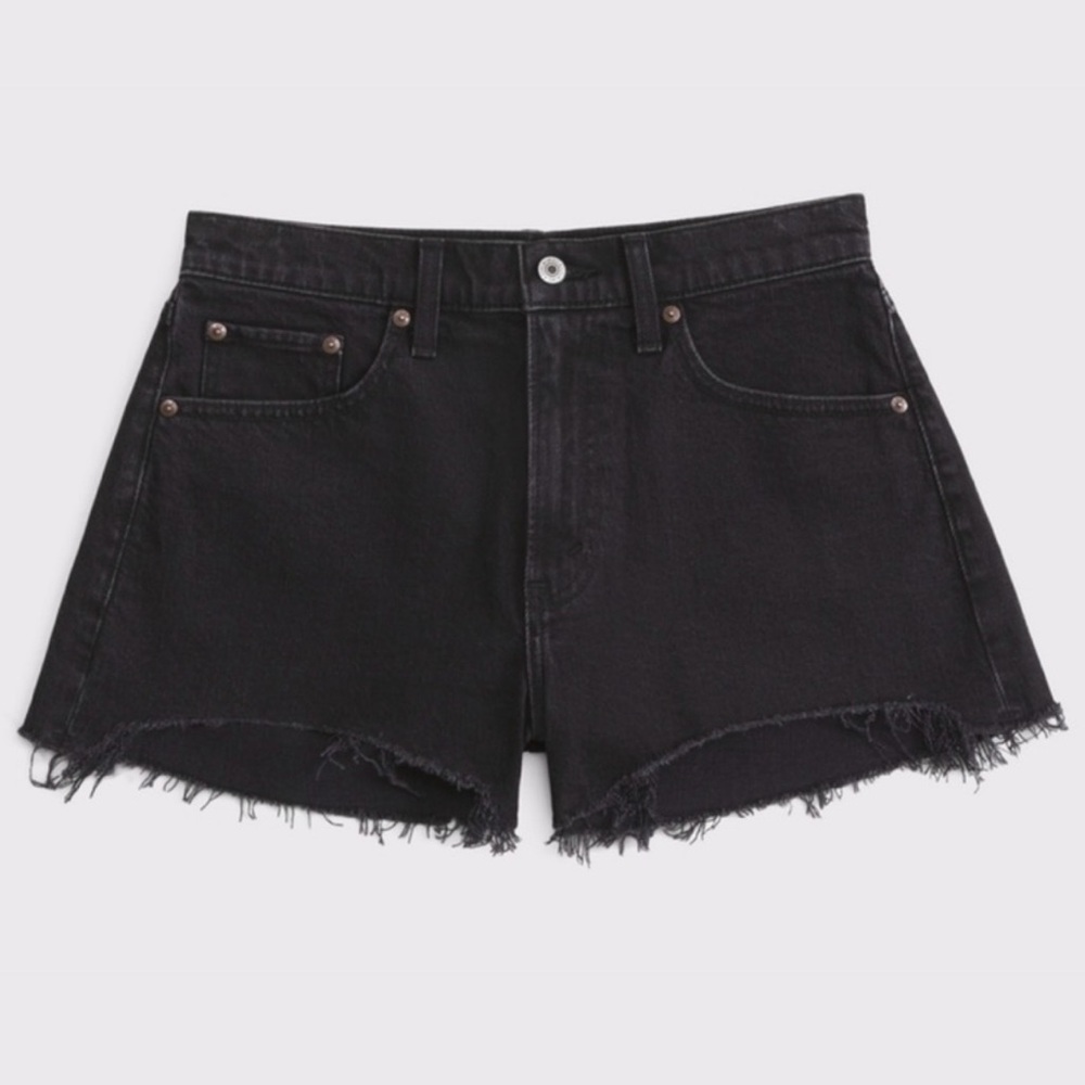 Abercrombie & Fitch | The 4" Mom Short High Rise | Size 32 or 14